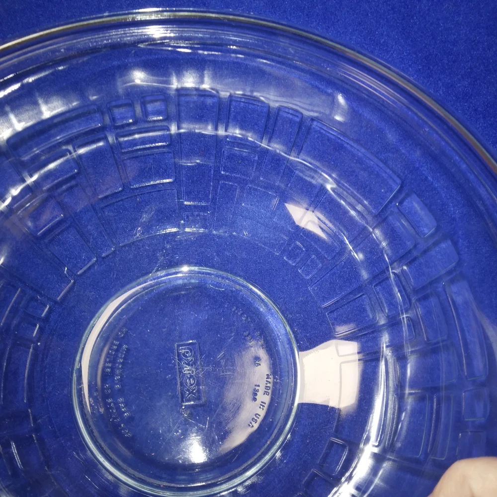 Pyrex Geometric Rectangles 2.5 Quart Clear Mixing Bowl 325 Made In USA.